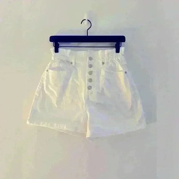 LOFT Button Front High Rise Paperbag Pull On Denim Shorts in White, Never worn - Picture 2 of 4